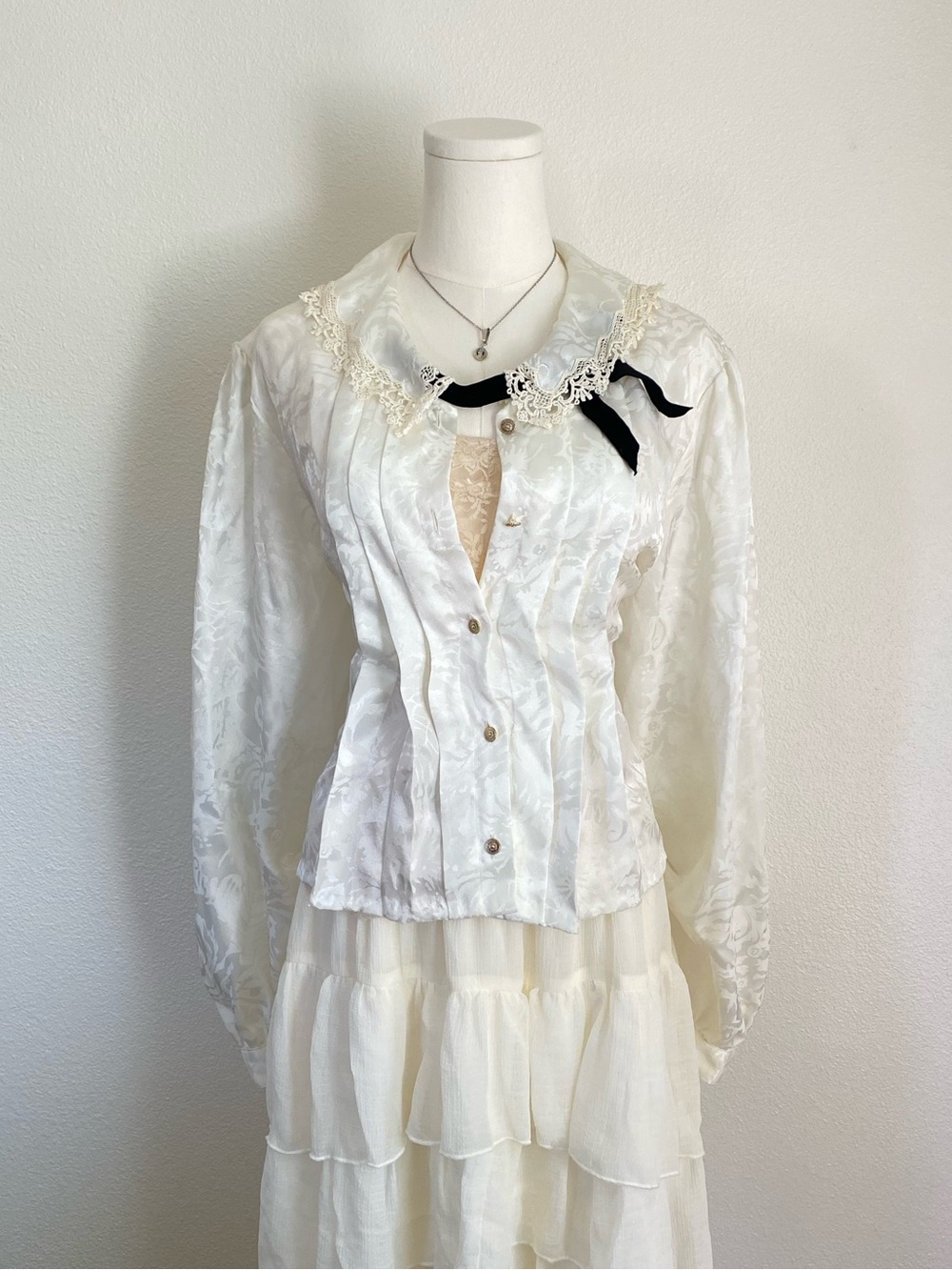 Vintage 1980s Amanda Smith Floral Lace Trim Blouse White Victorian Inspired